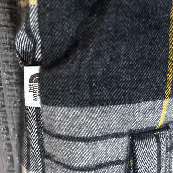 The North Face Men's Plaid Shirt in Black, Gray, and Yellow - Picture 8 of 11